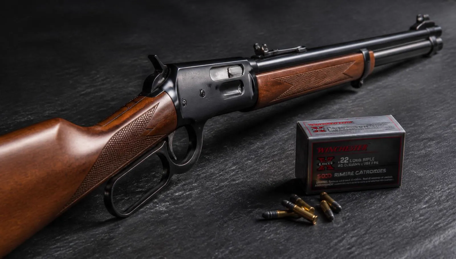 Rifle Winchester 22 lever action com munição calibre .22 LR